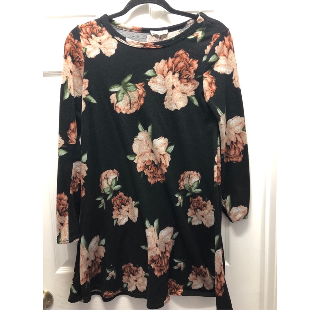 Cute and casual long sleeve floral dress